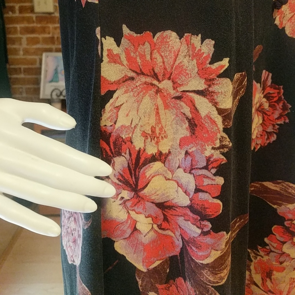 Dress - Picture 5 of 5